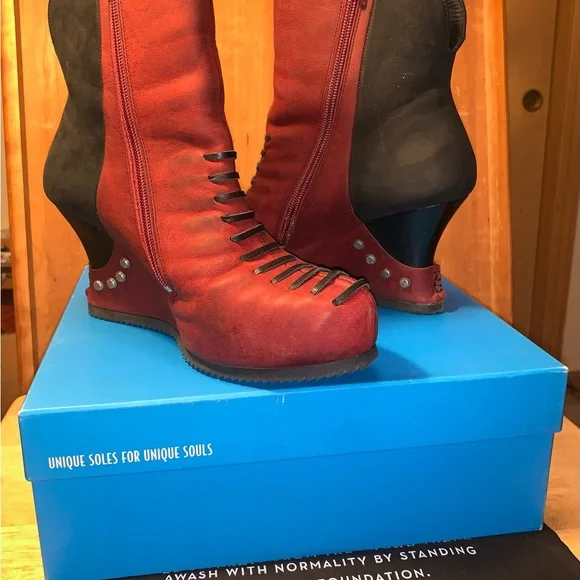 John Fluevog Red Conquer Maleika Studded Wedge Ankle Boots - Picture 3 of 8